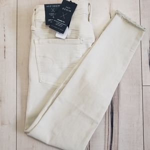 AE OUTFITTERS denim super low jegging sz 6 short